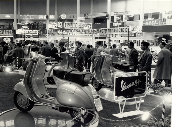 RID. 1957 Salone internazionale del ciclo e motociclo alla Fiera di Milano